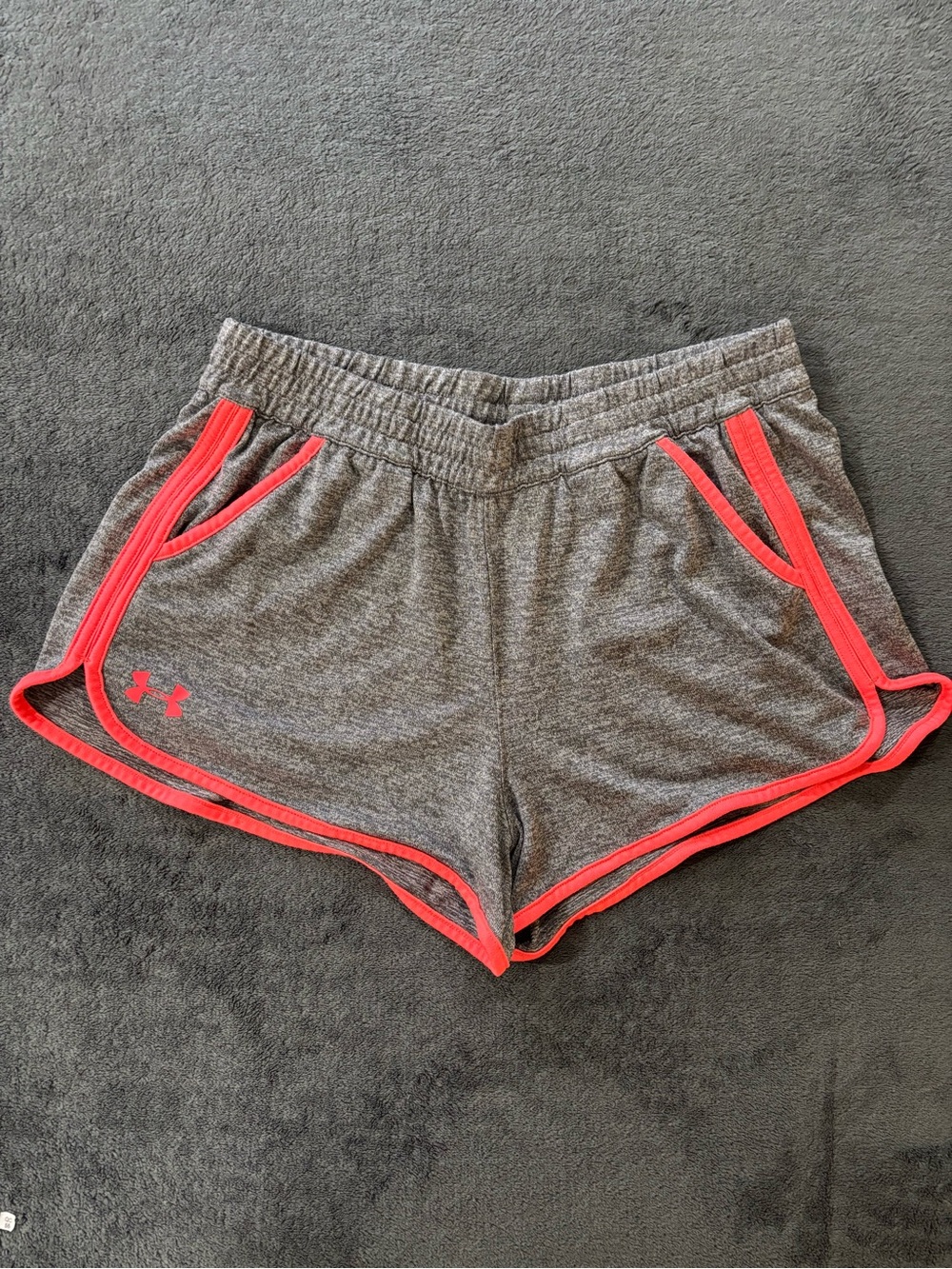 Under Armour Athletic Shorts Women Size Small Shortie Grey Pink Loose Fit Gym